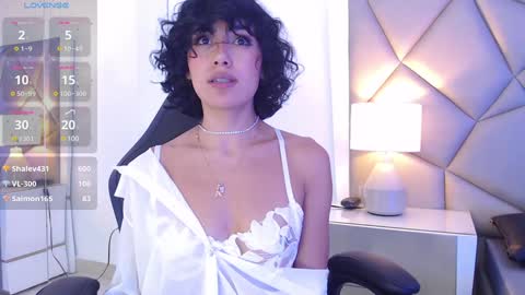 Snapshot of leethompson_ chatting on 01/11/25, 06:01 Leet online show from 01/11/25, 06:01