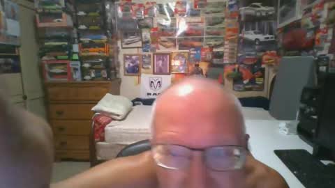 Snapshot of leezimmerman200 chatting on 04/29/26, 09:13 leezimmerman200 online show from 04/29/26, 09:13