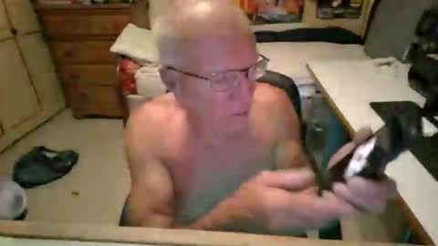Snapshot of leezimmerman200 chatting on 05/04/26, 06:09 leezimmerman200 online show from 05/04/26, 06:09