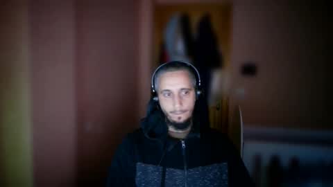 Snapshot of lefrenchiies chatting on 11/17/25, 07:36 lefrenchiies online show from 11/17/25, 07:36