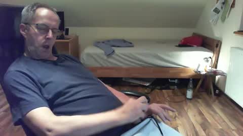 Dave online show from 01/04/25, 01:42