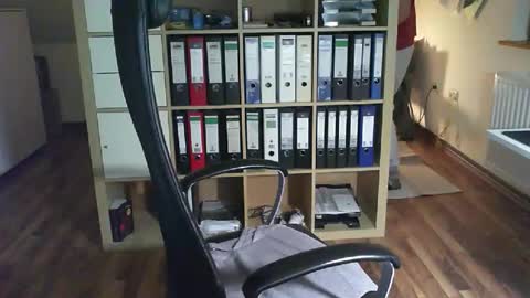 Snapshot of lefti27 chatting on 11/16/25, 01:00 Dave online show from 11/16/25, 01:00