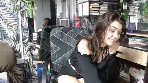 Liya online show from 10/16/25, 02:51