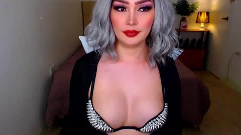 UR ULTIMATE QUEEN SUSSIE BROWN online show from 01/19/25, 09:22