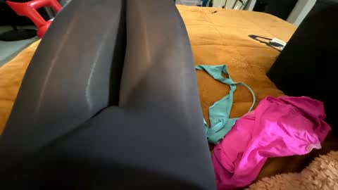 Snapshot of leggingslover7 chatting on 12/04/24, 12:41 leggingslover7 online show from 12/04/24, 12:41