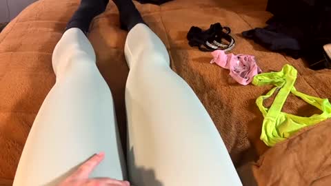 Snapshot of leggingslover7 chatting on 12/05/24, 01:06 leggingslover7 online show from 12/05/24, 01:06
