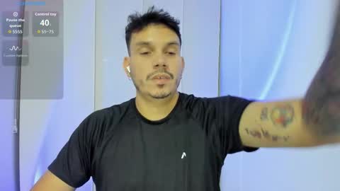 Snapshot of legolas_15 chatting on 09/27/25, 03:33 Alejandro online show from 09/27/25, 03:33