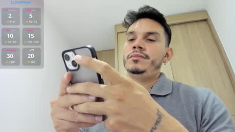 Snapshot of legolas_15 chatting on 10/23/25, 10:14 Alejandro online show from 10/23/25, 10:14