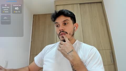 Snapshot of legolas_15 chatting on 11/06/25, 12:33 Alejandro online show from 11/06/25, 12:33