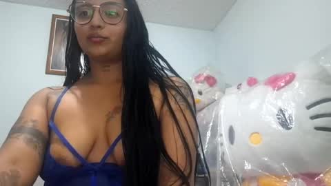 legscaramelxx online show from 07/15/26, 01:00