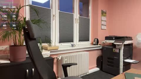 LegsLONG online show from 10/28/25, 05:11