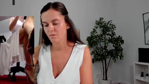 Elle  online show from 07/29/26, 12:03