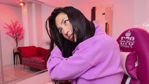 Leia.  online show from 01/21/25, 11:24