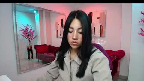 Leia.  online show from 02/10/25, 11:15