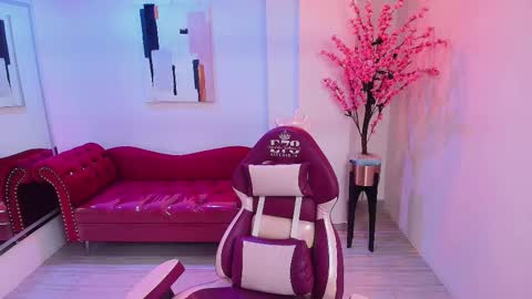 Leia.  online show from 02/26/25, 02:25