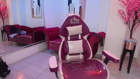 Leia.  online show from 03/01/25, 03:05