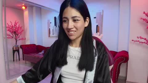 Leia.  online show from 03/05/25, 02:23