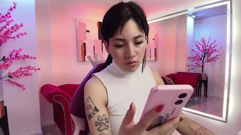 Leia.  online show from 09/18/25, 11:34