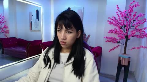 Leia.  online show from 10/11/25, 11:09