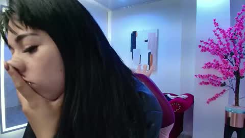 Leia.  online show from 10/13/25, 11:10