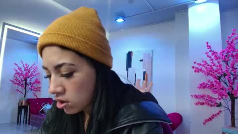 Leia.  online show from 10/15/25, 11:21