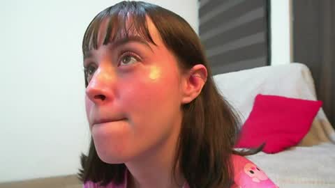 Snapshot of leiaah__ chatting on 06/05/26, 12:39 Leah online show from 06/05/26, 12:39