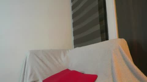 Snapshot of leiaah__ chatting on 06/10/26, 01:17 Leah online show from 06/10/26, 01:17