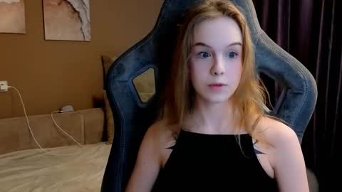 Snapshot of leiamurphy chatting on 03/22/26, 02:20 Leia online show from 03/22/26, 02:20