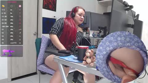 Snapshot of leidycrstnch21 chatting on 12/18/25, 03:07 LeidyDi223 online show from 12/18/25, 03:07