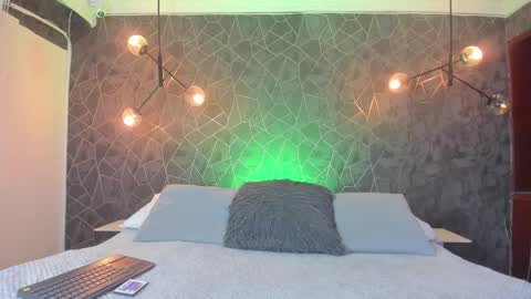 LEIGH ANGELS online show from 11/07/25, 09:48