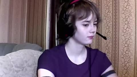 Snapshot of leigharedcross chatting on 03/05/26, 08:32 Viola online show from 03/05/26, 08:32