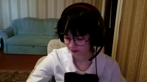 Snapshot of leigharedcross chatting on 03/19/26, 08:40 Viola online show from 03/19/26, 08:40