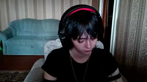 Snapshot of leigharedcross chatting on 03/24/26, 10:09 Viola online show from 03/24/26, 10:09