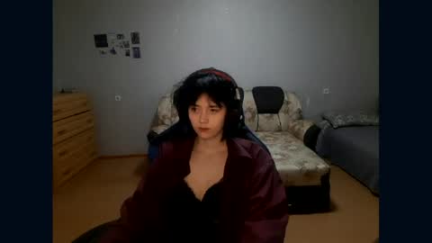 Snapshot of leigharedcross chatting on 04/21/26, 02:51 Viola online show from 04/21/26, 02:51