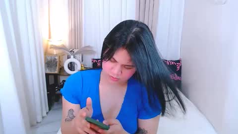 Snapshot of leighcortesi chatting on 11/05/25, 02:06 Cailey online show from 11/05/25, 02:06