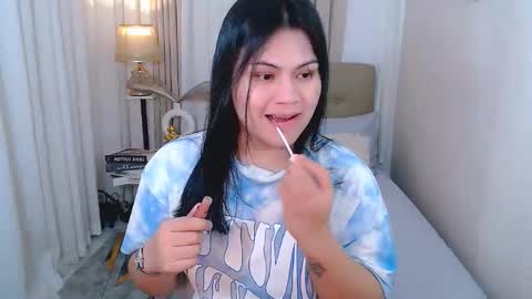 Snapshot of leighcortesi chatting on 11/29/25, 03:48 Cailey online show from 11/29/25, 03:48