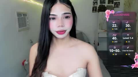 Snapshot of leighottie chatting on 02/19/26, 03:24 leighottie online show from 02/19/26, 03:24