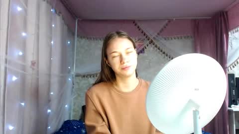 leila_bambi_ online show from 11/12/25, 02:45