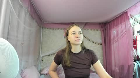 Snapshot of leila_bambi_ chatting on 04/01/26, 05:54 leila_bambi_ online show from 04/01/26, 05:54