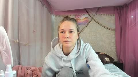 Snapshot of leila_bambi_ chatting on 04/10/26, 10:53 leila_bambi_ online show from 04/10/26, 10:53