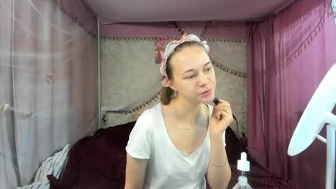 Snapshot of leila_bambi_ chatting on 04/29/26, 06:14 leila_bambi_ online show from 04/29/26, 06:14