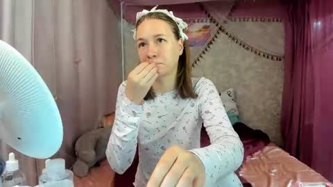 Snapshot of leila_bambi_ chatting on 06/28/26, 03:07 leila_bambi_ online show from 06/28/26, 03:07