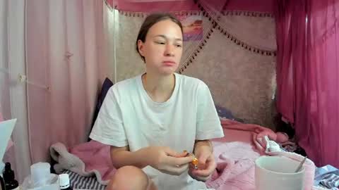 Snapshot of leila_bambi_ chatting on 07/08/26, 01:54 leila_bambi_ online show from 07/08/26, 01:54