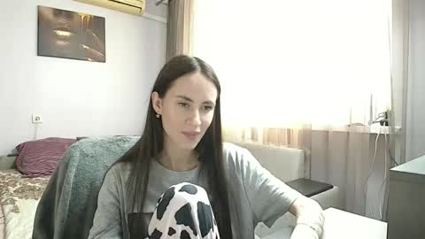 Leila online show from 09/08/25, 03:11