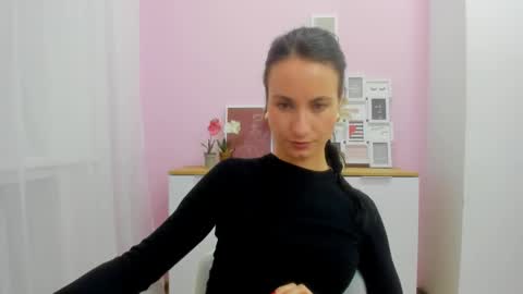leilabloom online show from 01/17/25, 04:47