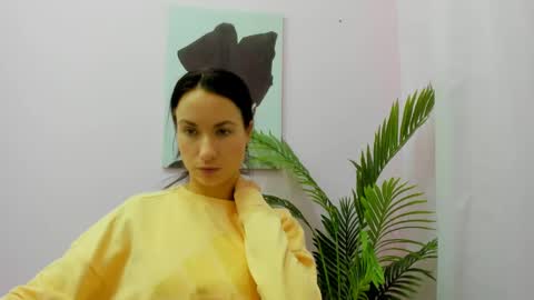 leilabloom online show from 01/22/25, 04:44