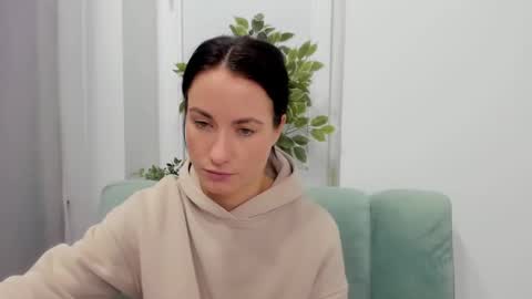 leilabloom online show from 01/26/25, 11:50