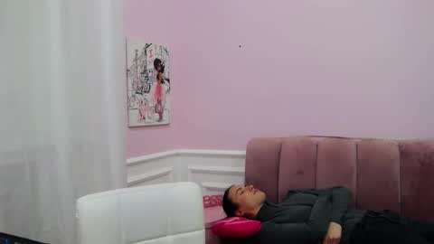 leilabloom online show from 02/08/25, 12:06