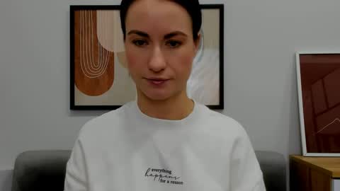 leilabloom online show from 02/09/25, 11:04