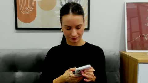leilabloom online show from 02/11/25, 09:31